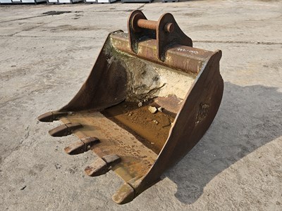 Lot JCB 48" Digging Bucket 65mm Pin to suit 13 Ton Excavator