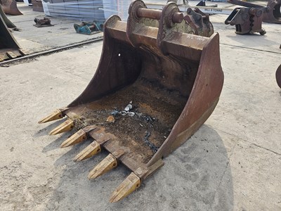 Lot 58" Digging Bucket 90mm Pin to suit 30 Ton Excavator