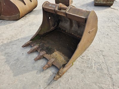 Lot Volvo 48" Scoop Bucket 65mm Pin to suit 13 Ton Excavator