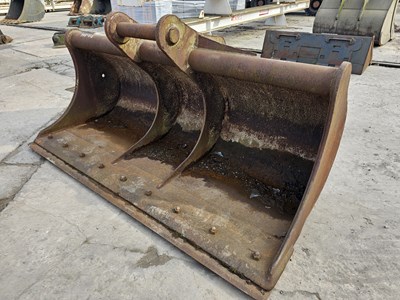 Lot 96" Grading Bucket 90mm Pin to suit 30 Ton Excavator