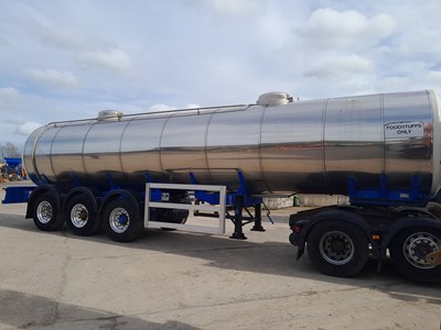 Lot Crane Fruehauf 30,000 Litre Stainless Steel Tri Axle Tanker Trailer