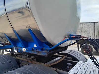 Lot Crane Fruehauf 30,000 Litre Stainless Steel Tri Axle Tanker Trailer
