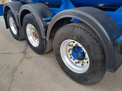 Lot Crane Fruehauf 30,000 Litre Stainless Steel Tri Axle Tanker Trailer