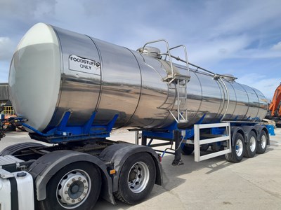 Lot Crane Fruehauf 30,000 Litre Stainless Steel Tri Axle Tanker Trailer