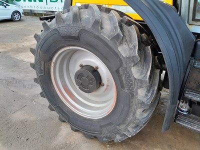 Lot JCB Fastrac 1135 4WD Tractor, Front & Rear Suspension, Air Brakes, 4 Spool Valves, A/C