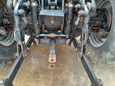 Lot JCB Fastrac 1135 4WD Tractor, Front & Rear Suspension, Air Brakes, 4 Spool Valves, A/C