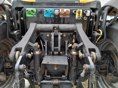 Lot JCB Fastrac 1135 4WD Tractor, Front & Rear Suspension, Air Brakes, 4 Spool Valves, A/C