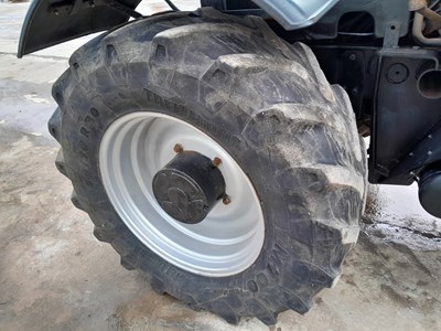 Lot JCB Fastrac 1135 4WD Tractor, Front & Rear Suspension, Air Brakes, 4 Spool Valves, A/C