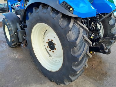 Lot New Holland T5.115 4WD Tractor, MX U308 Loader,  3 Spool Valves, Push Out Hitch, A/C