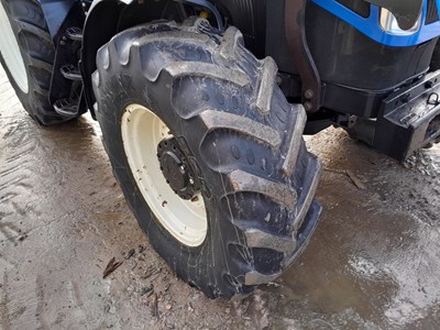 Lot New Holland T5.115 4WD Tractor, MX U308 Loader,  3 Spool Valves, Push Out Hitch, A/C