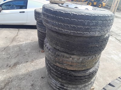 Lot 785 - Michelin 13R22.5 Tyre & Rim (5 of)