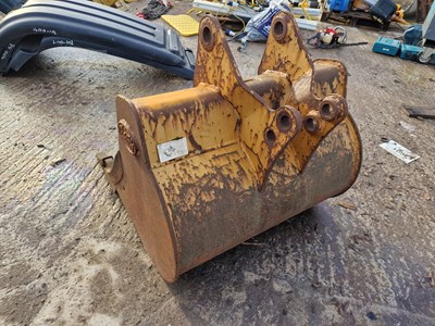 Lot 277 - Geith 36" Digging Bucket 45mm Pin to suit Case Backhoe Loader