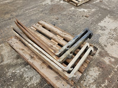 Lot 767 - Forks to suit Forklift (2 x Pair of)