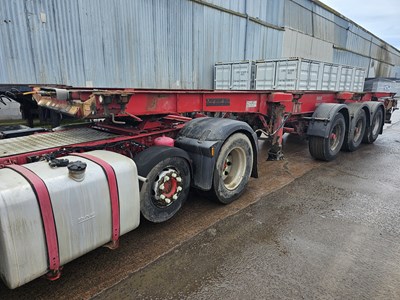 Lot 217 - 2004 Dennison Tri Axle Skeletal Trailer