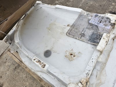 Lot 61 - Selection of Unused Shower Trays & Enclosure