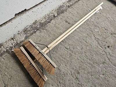Lot 102 - Unused Brushware 18" Sweeping Brush (2 of)