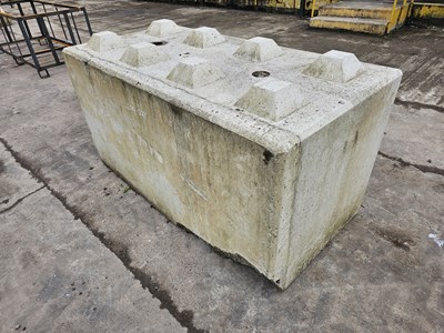 Lot 789 - 160 x 80 x 80 Concrete Lego Block