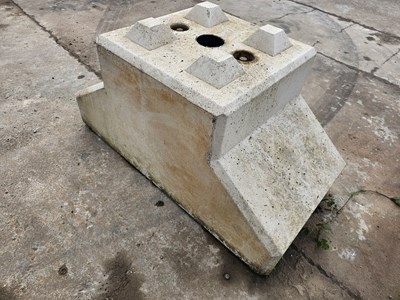 Lot 790 - Concrete Foot Block (4 of)