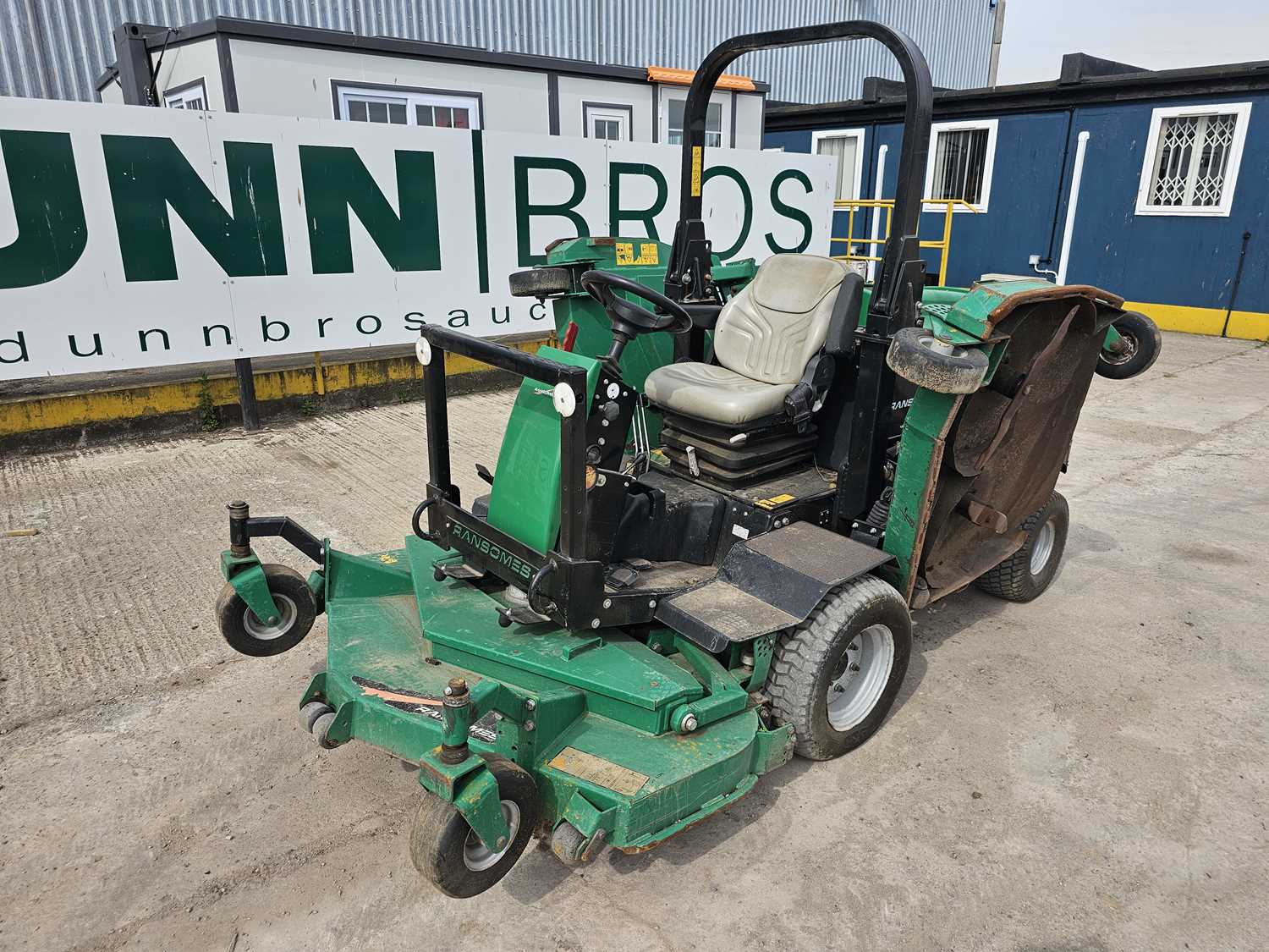 Lot 72 - 2012 Ransomes HR6010 Diesel 3 Gang Bat Wing