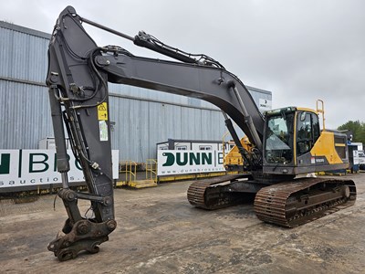 Lot 213 - 2015 Volvo EC300EL 800mm Steel Tracks, CV, Miller Hydraulic QH, Piped, Auto Lube, Reverse Camera, A/C