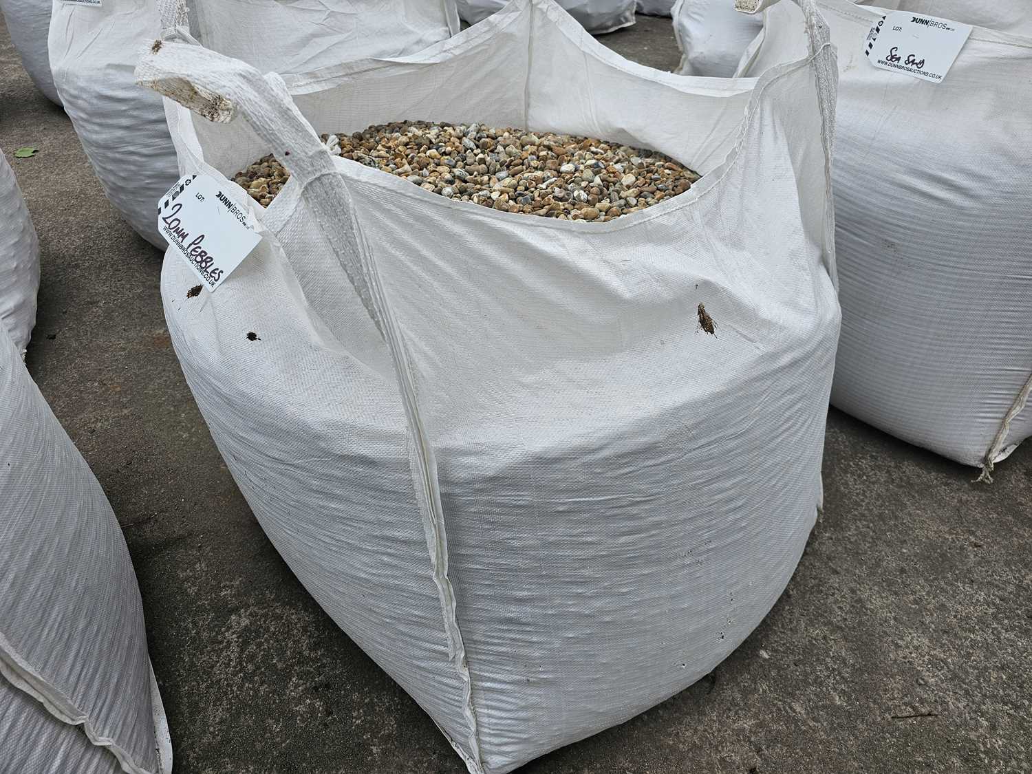 Lot 75 - Bulk Bag of 20mm Pebbles