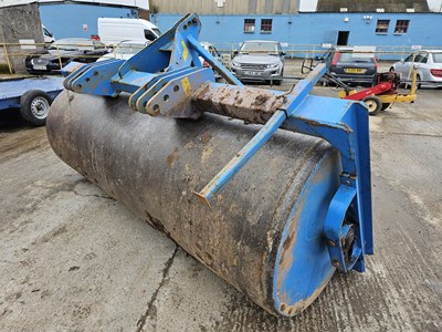 Lot 266 - 2016 Expom 1200Kg Roller to suit 3 Point Linkage