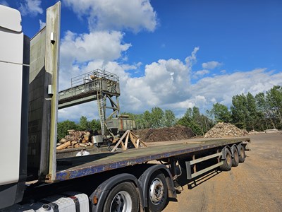 Lot 215 - 2004 Lawrence David Tri Axle Flatbed Trailer