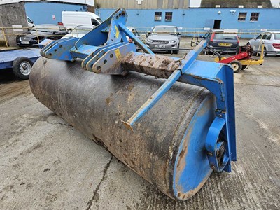 Lot 329 - 2016 Expom 1200Kg Roller to suit 3 Point Linkage