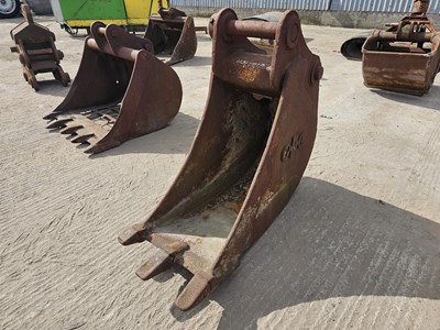 Lot 825 - MKL 20" Digging Bucket 80mm Pin to suit 20 Ton Excavator