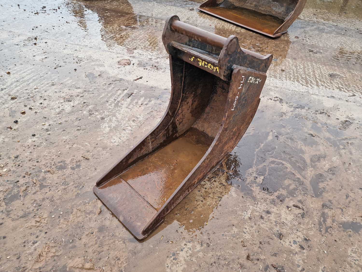 Lot 270 - Engcon 15" Digging Bucket S45 Hitch to suit 5-12 Ton Excavator