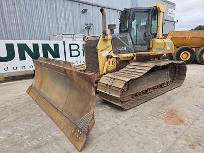 Lot Komatsu D61PX-15 6 Way Pat Blade, A/C