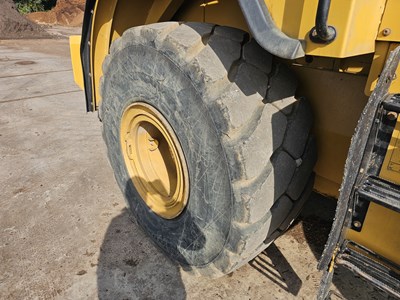 Lot 2014 CAT 966K XE Wheeled Loader, Joystick Steering, Auto Lube, Reverse Camera, WLI, A/C