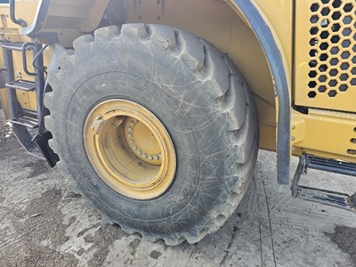 Lot 2014 CAT 966K XE Wheeled Loader, Joystick Steering, Auto Lube, Reverse Camera, WLI, A/C