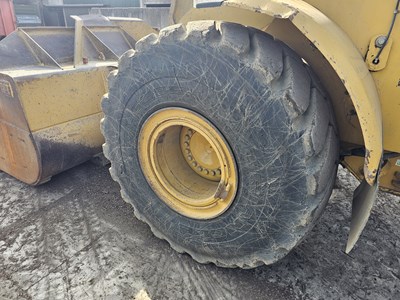 Lot 2014 CAT 966K XE Wheeled Loader, Joystick Steering, Auto Lube, Reverse Camera, WLI, A/C