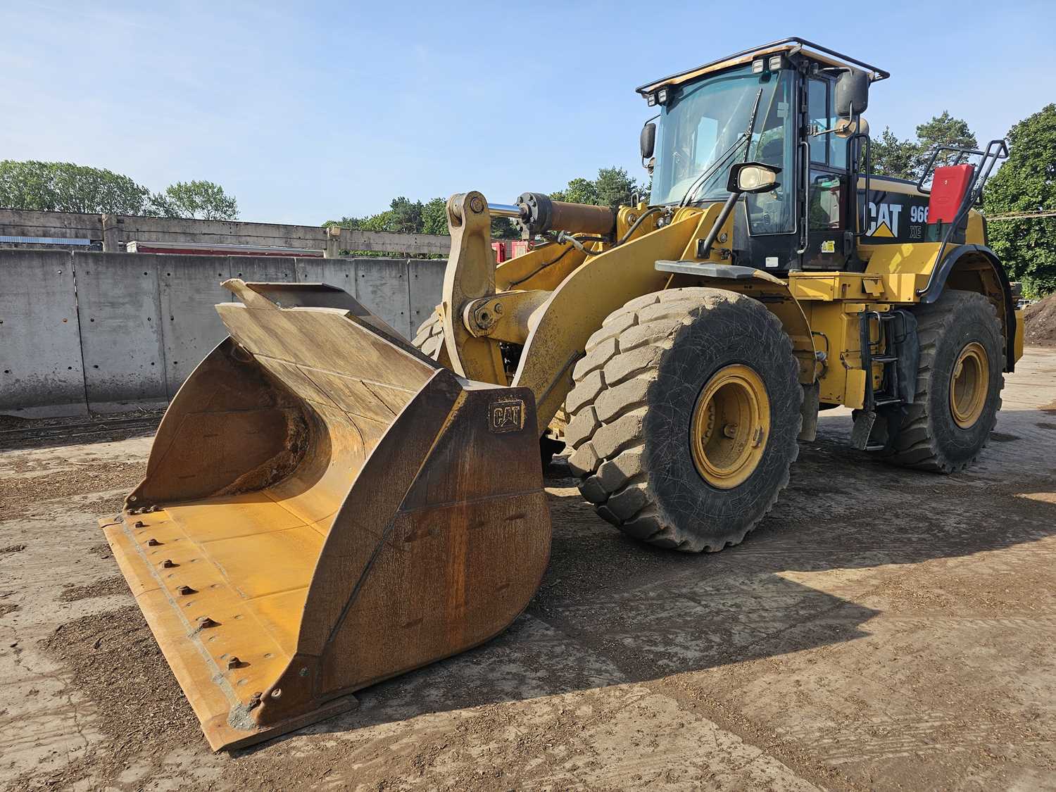 Lot 2014 CAT 966K XE Wheeled Loader, Joystick Steering, Auto Lube, Reverse Camera, WLI, A/C