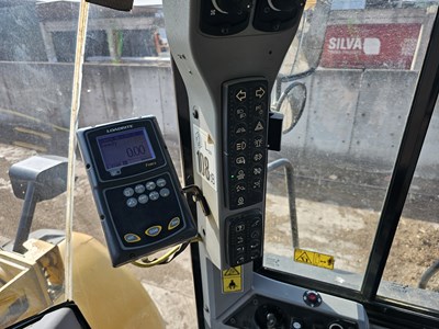 Lot 2014 CAT 966K XE Wheeled Loader, Joystick Steering, Auto Lube, Reverse Camera, WLI, A/C