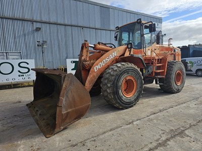 Lot 2010 Doosan DL400 Wheeled Loader, Auto Lube, Reverse Camera, A/C