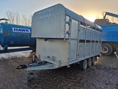 Lot 77 - Graham Edwards DMT12T Tri Axle Livestock Trailer, Sheep Decks