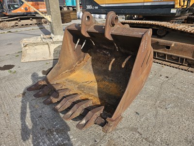 Lot 72" Digging Bucket 110mm Pin to suit 50 Ton Excavator