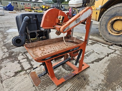 Lot 2011 Clipper Major CM501 Petrol Block Saw, Honda Engine